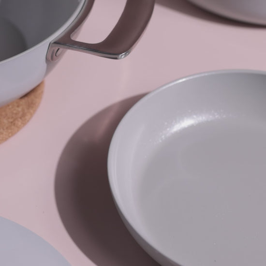 Frypan 24cm with glass lid - Himalayan Mist